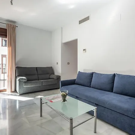 Apartment First Floor Near Macarena Church *